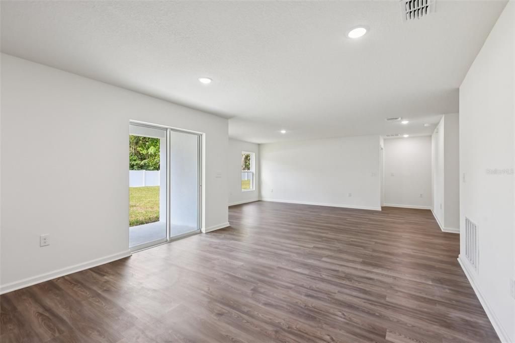Active With Contract: $275,000 (4 beds, 2 baths, 2067 Square Feet)
