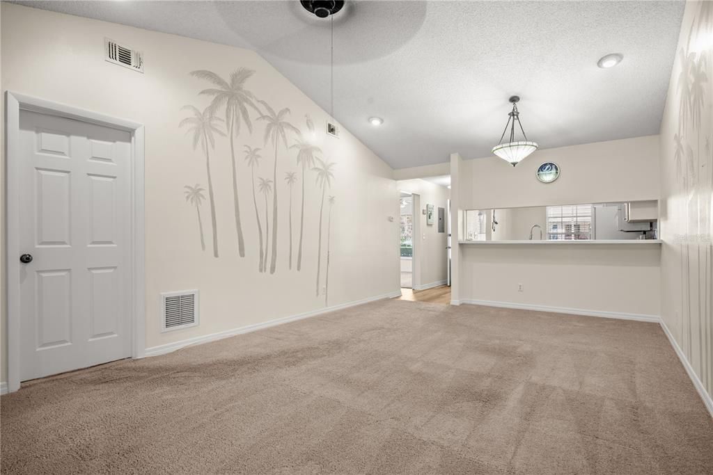 待售: $315,000 (2 贝兹, 2 浴室, 1013 平方英尺)