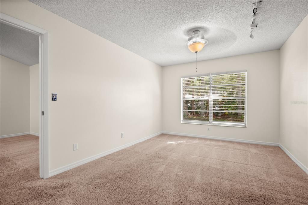 待售: $315,000 (2 贝兹, 2 浴室, 1013 平方英尺)