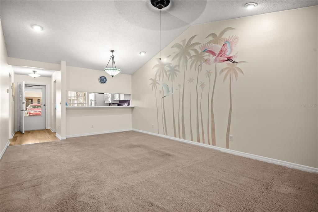 待售: $315,000 (2 贝兹, 2 浴室, 1013 平方英尺)