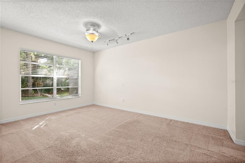 待售: $315,000 (2 贝兹, 2 浴室, 1013 平方英尺)