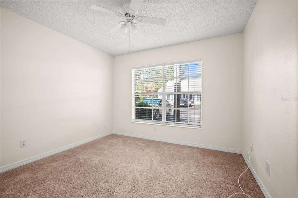 待售: $315,000 (2 贝兹, 2 浴室, 1013 平方英尺)