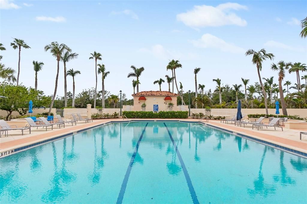 Под контрактом: $1,998,000 (3 спален, 3 ванн, 2550 Квадратных фут)