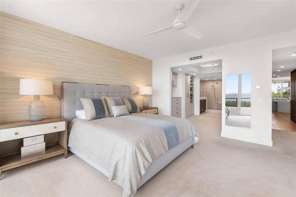 Под контрактом: $1,998,000 (3 спален, 3 ванн, 2550 Квадратных фут)