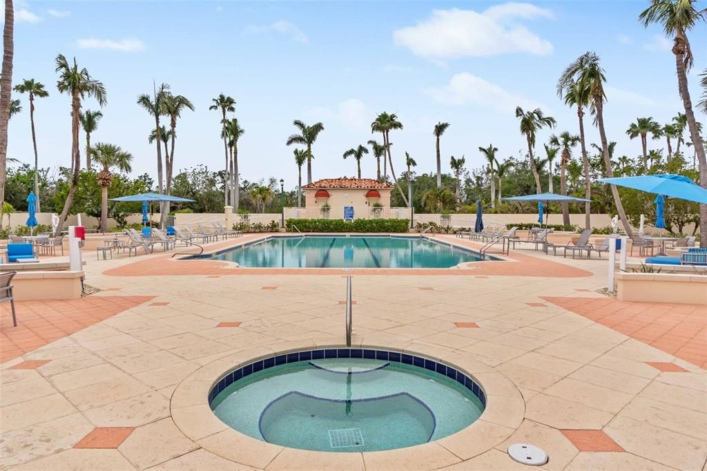 Под контрактом: $1,998,000 (3 спален, 3 ванн, 2550 Квадратных фут)