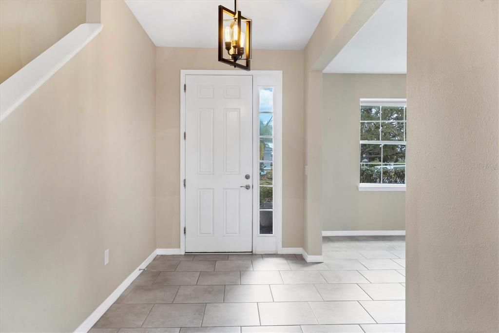 合同活跃: $595,000 (3 贝兹, 2 浴室, 2623 平方英尺)