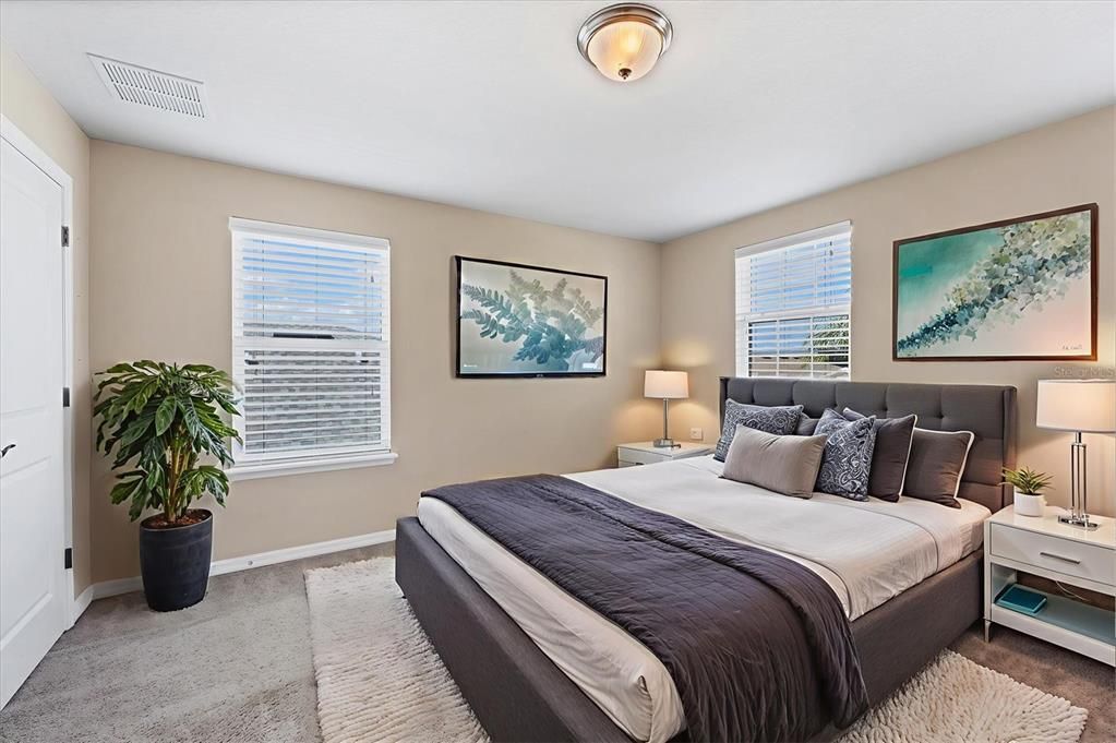 合同活跃: $595,000 (3 贝兹, 2 浴室, 2623 平方英尺)