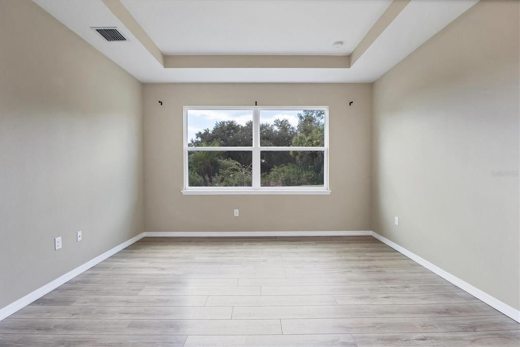 合同活跃: $595,000 (3 贝兹, 2 浴室, 2623 平方英尺)