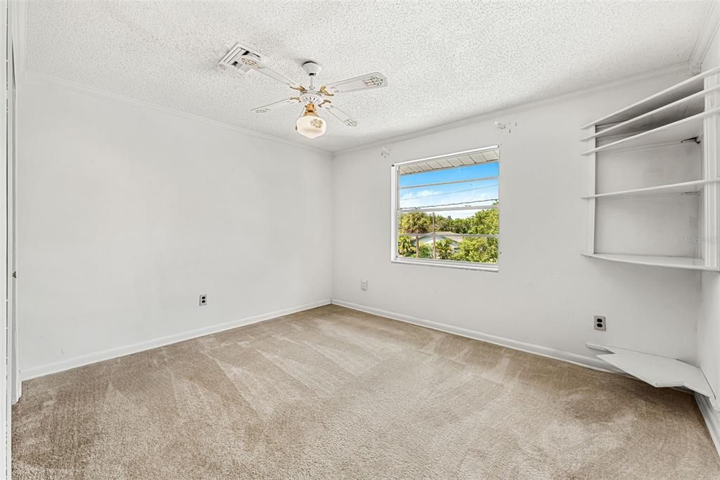 Activo con contrato: $448,900 (4 camas, 3 baños, 1680 Pies cuadrados)