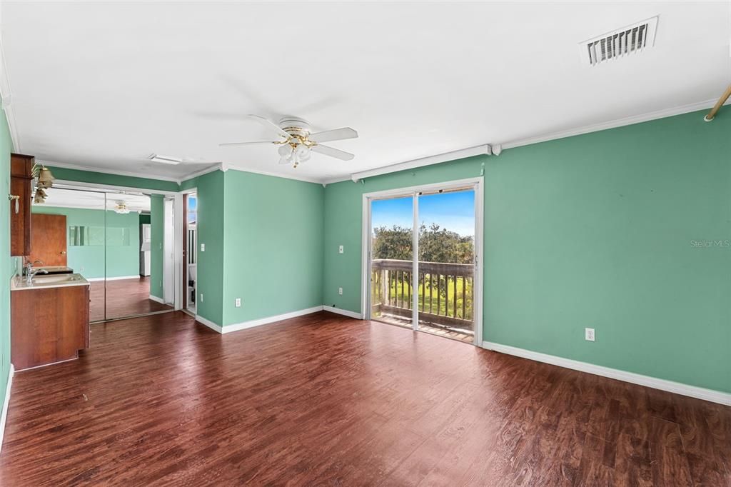 Activo con contrato: $448,900 (4 camas, 3 baños, 1680 Pies cuadrados)