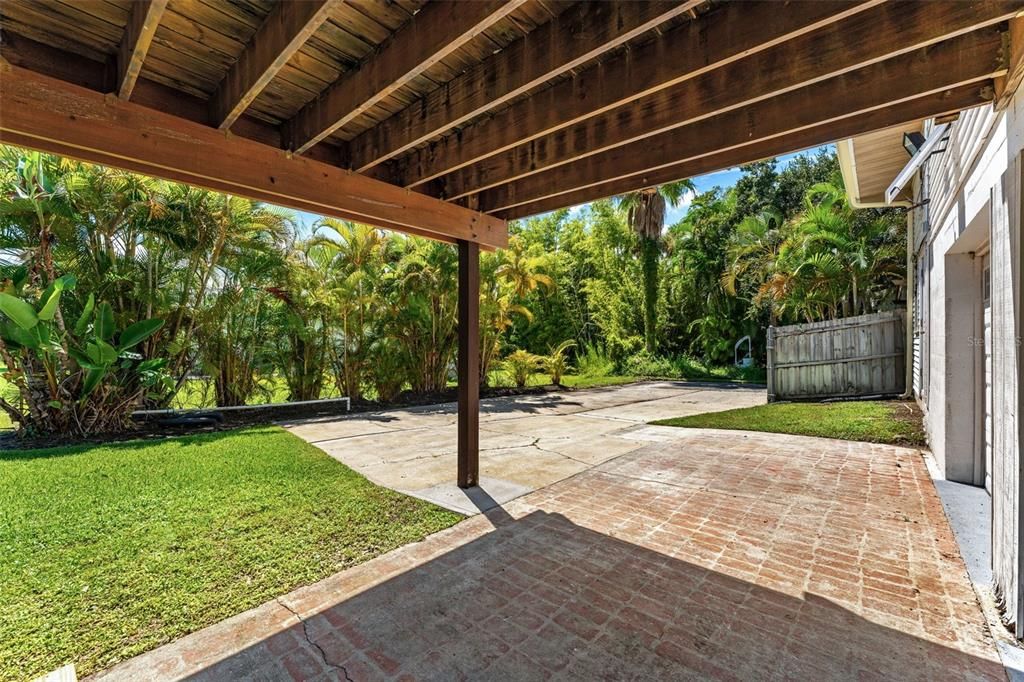 Activo con contrato: $448,900 (4 camas, 3 baños, 1680 Pies cuadrados)