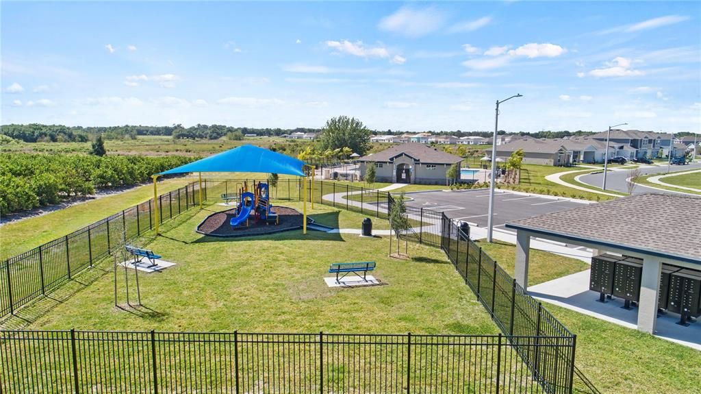 Active With Contract: $305,740 (6 beds, 3 baths, 2463 Square Feet)