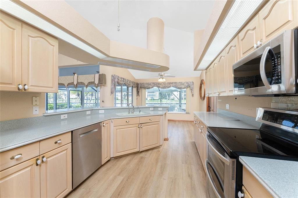 待售: $1,400,000 (3 贝兹, 2 浴室, 2488 平方英尺)