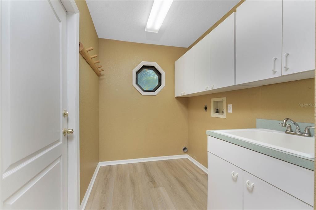 待售: $1,400,000 (3 贝兹, 2 浴室, 2488 平方英尺)