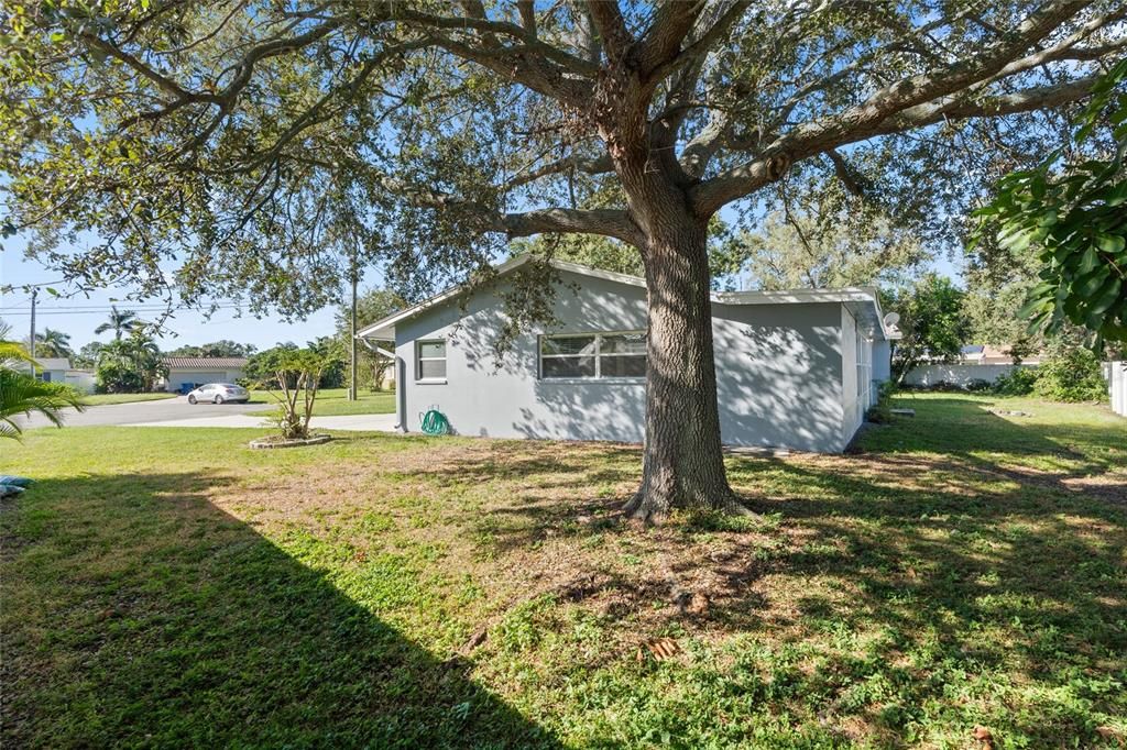 For Rent: $3,650 (4 beds, 2 baths, 2208 Square Feet)