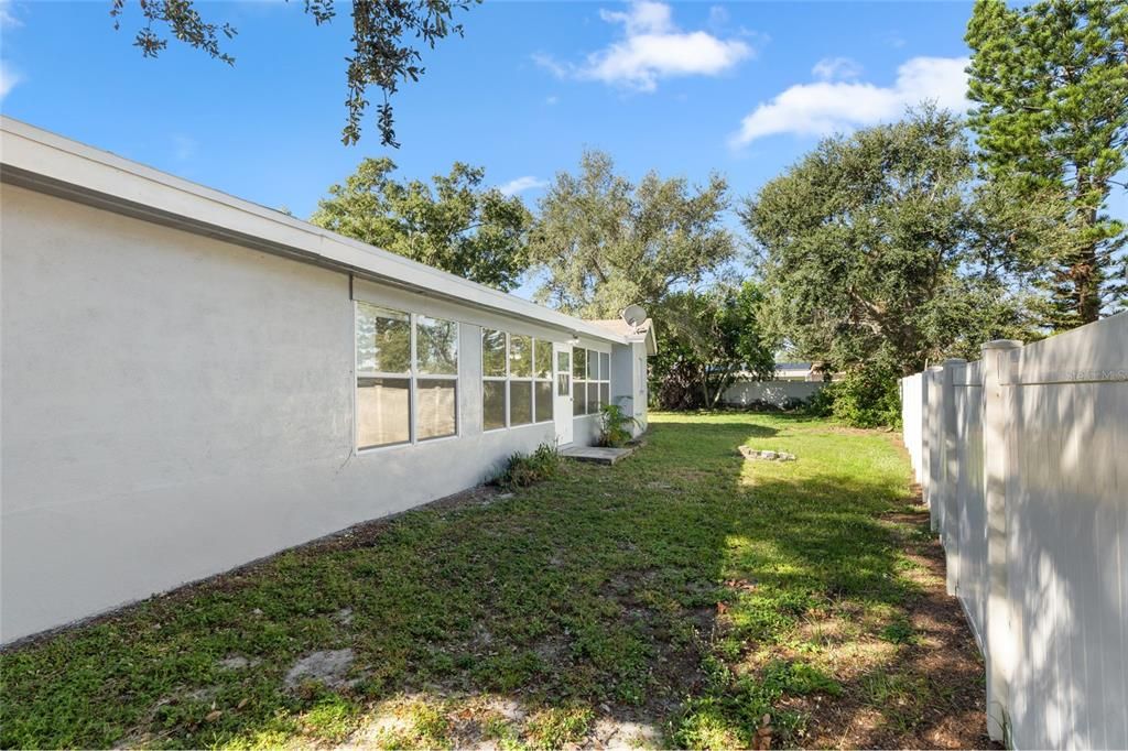 For Rent: $3,650 (4 beds, 2 baths, 2208 Square Feet)