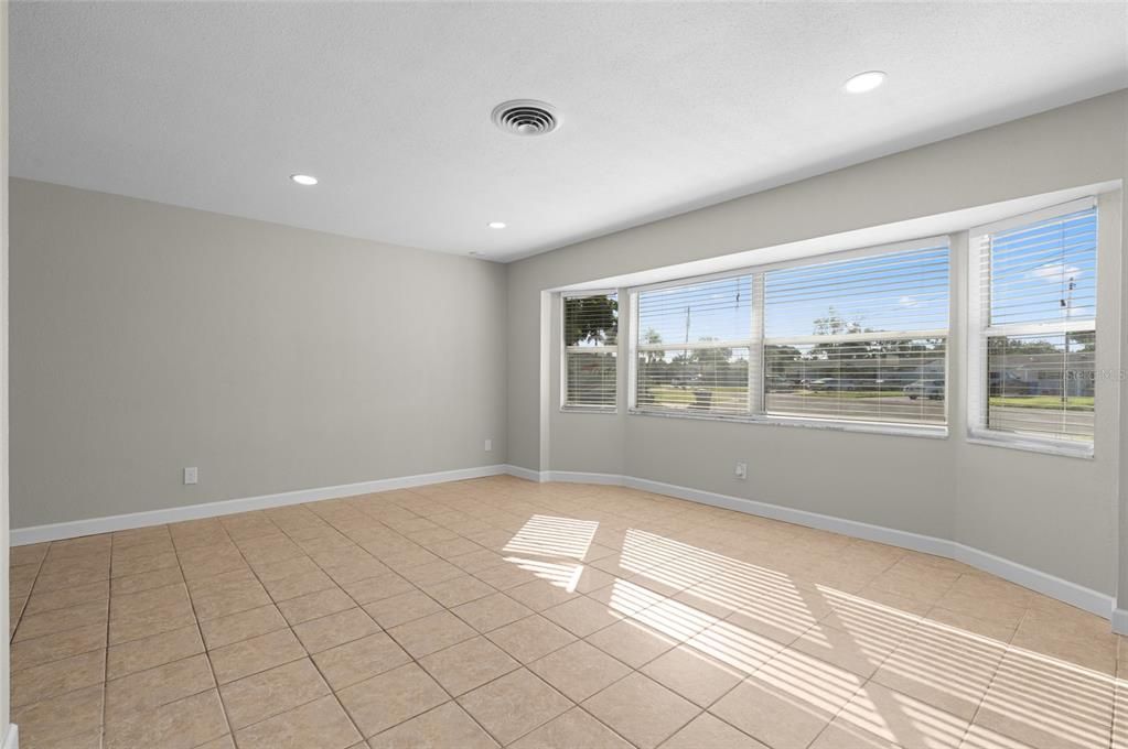 For Rent: $3,650 (4 beds, 2 baths, 2208 Square Feet)