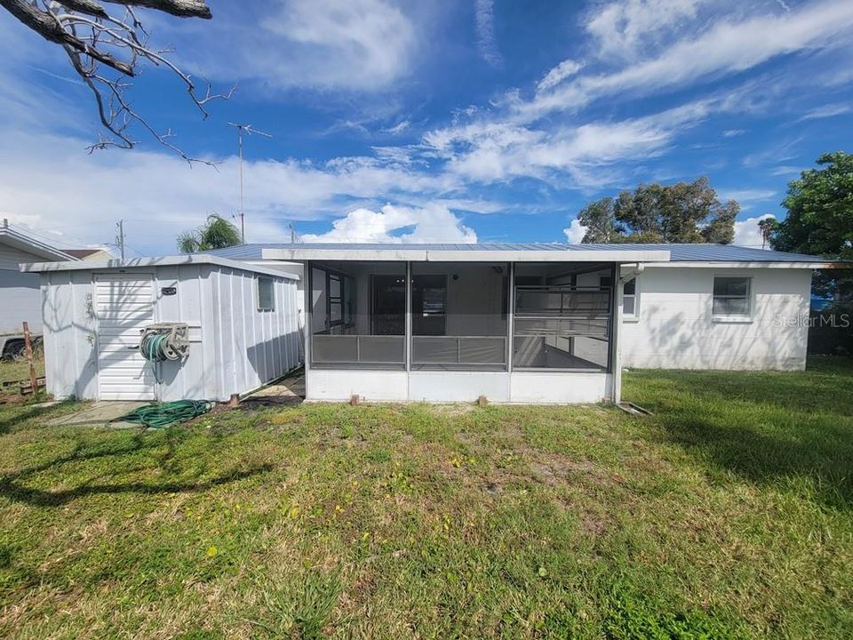 For Rent: $1,650 (2 beds, 1 baths, 864 Square Feet)