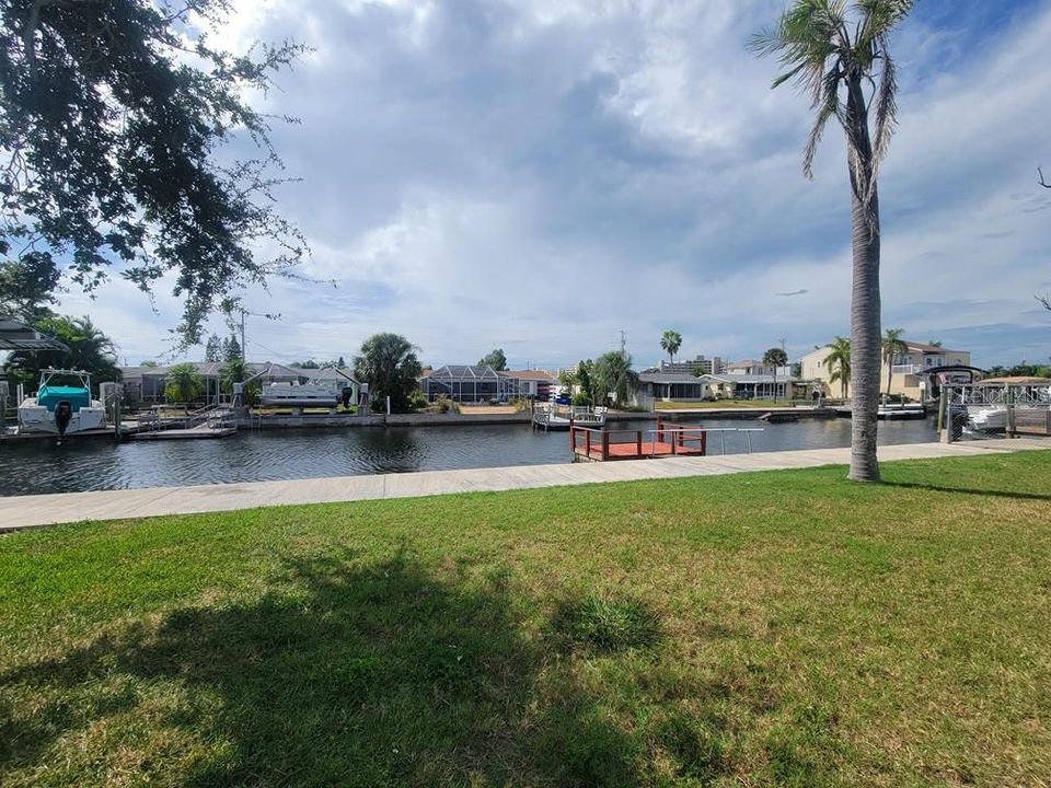 For Rent: $1,650 (2 beds, 1 baths, 864 Square Feet)