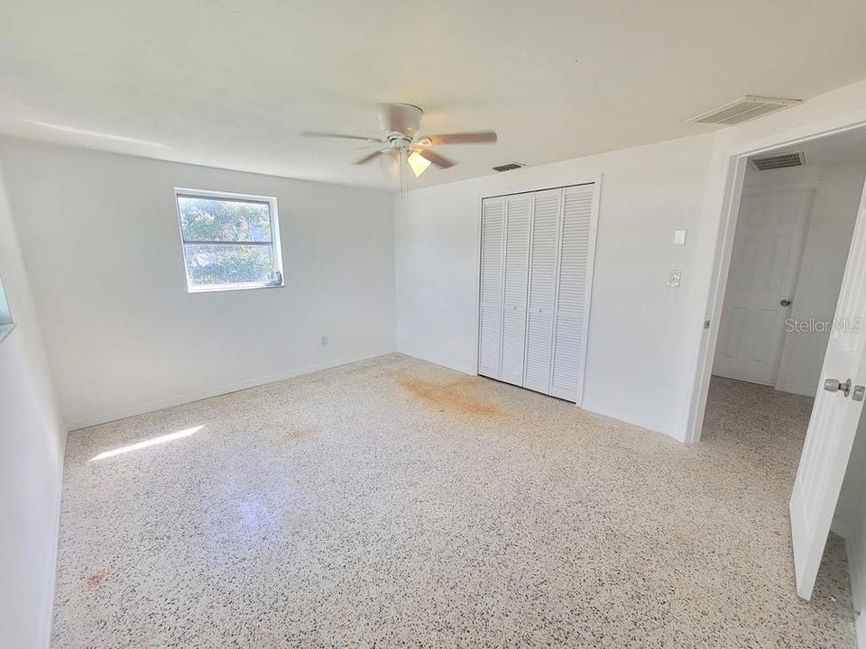 For Rent: $1,650 (2 beds, 1 baths, 864 Square Feet)