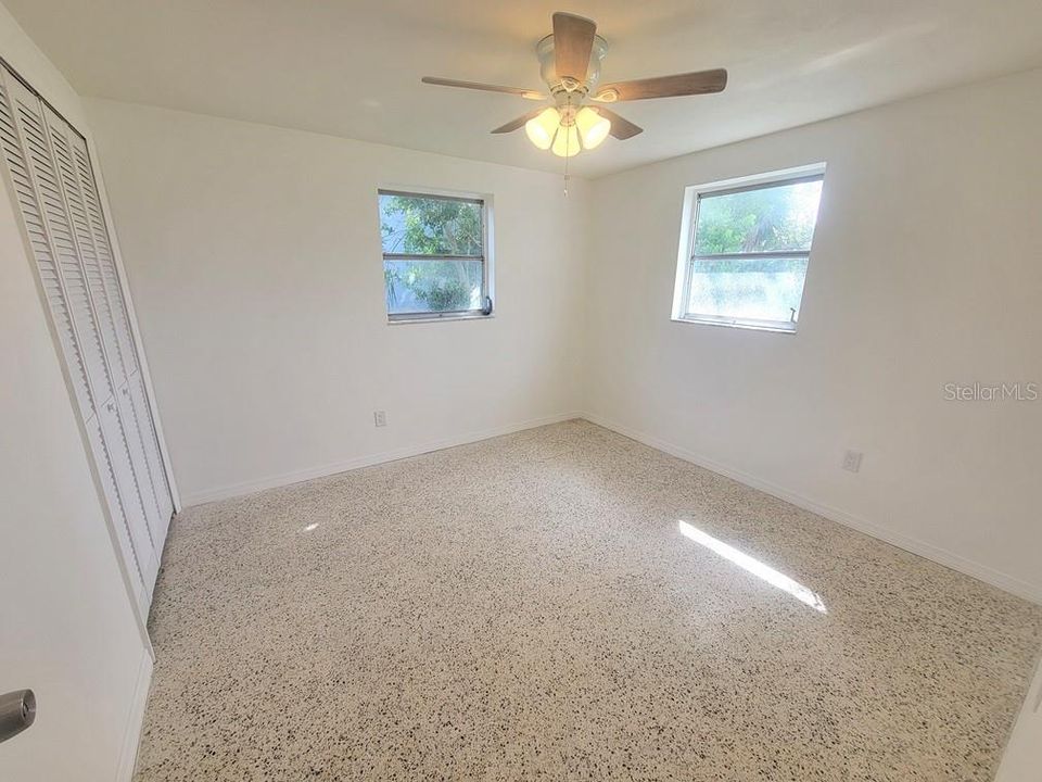 For Rent: $1,650 (2 beds, 1 baths, 864 Square Feet)