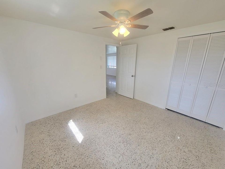 For Rent: $1,650 (2 beds, 1 baths, 864 Square Feet)