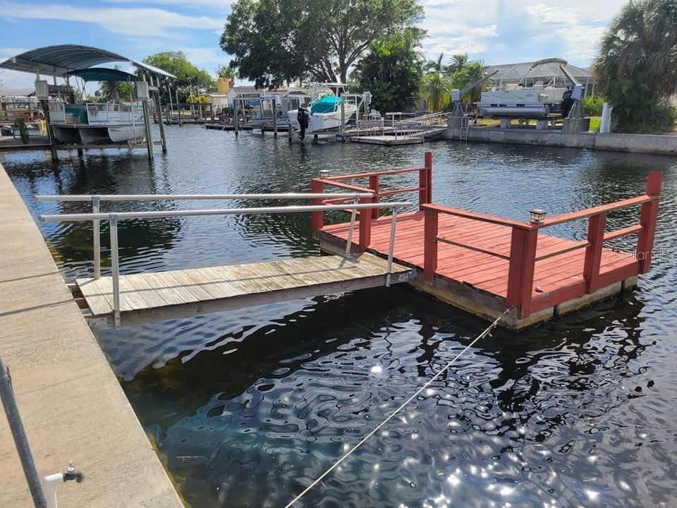 For Rent: $1,650 (2 beds, 1 baths, 864 Square Feet)