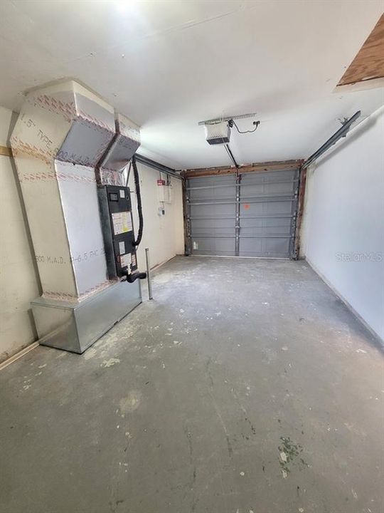 For Rent: $1,650 (2 beds, 1 baths, 864 Square Feet)