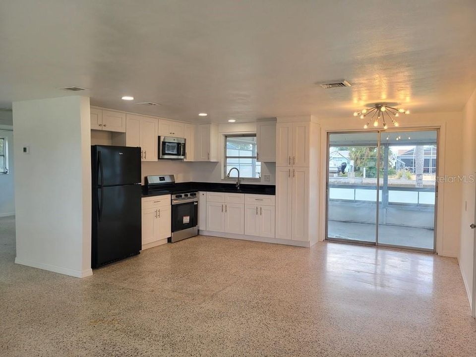 For Rent: $1,650 (2 beds, 1 baths, 864 Square Feet)