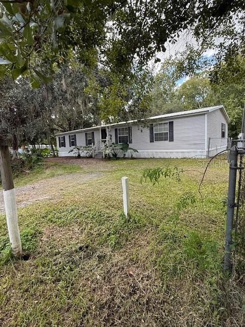 Activo con contrato: $220,000 (3 camas, 2 baños, 1620 Pies cuadrados)