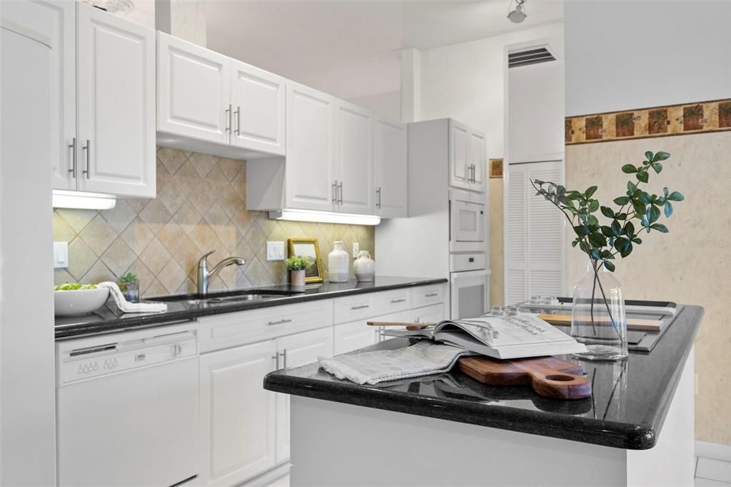 Active With Contract: $800,000 (4 beds, 3 baths, 3648 Square Feet)