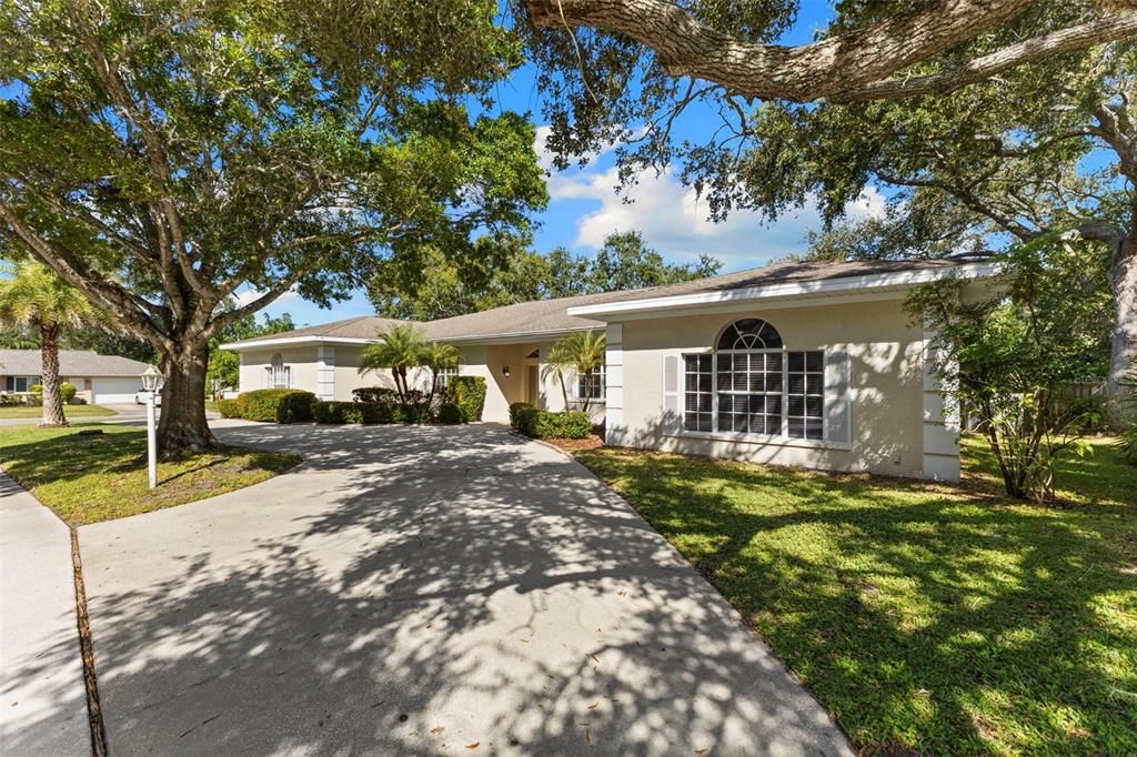 Active With Contract: $800,000 (4 beds, 3 baths, 3648 Square Feet)