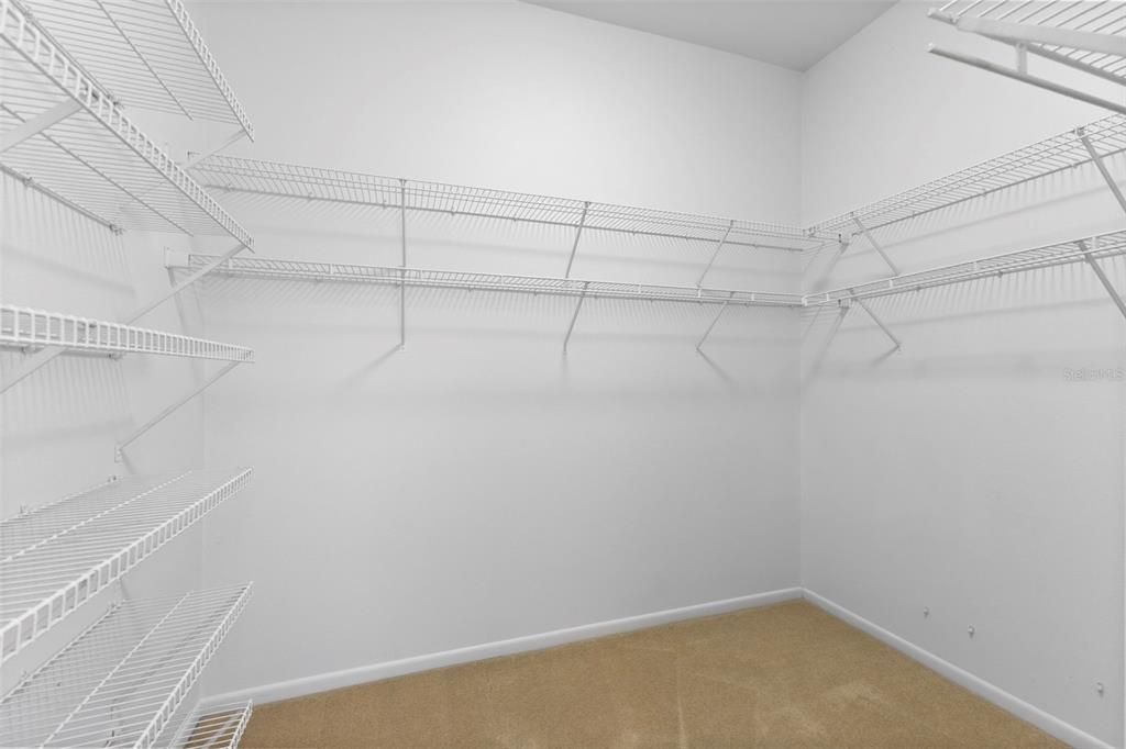 Active With Contract: $800,000 (4 beds, 3 baths, 3648 Square Feet)