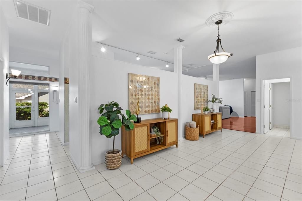 Active With Contract: $800,000 (4 beds, 3 baths, 3648 Square Feet)