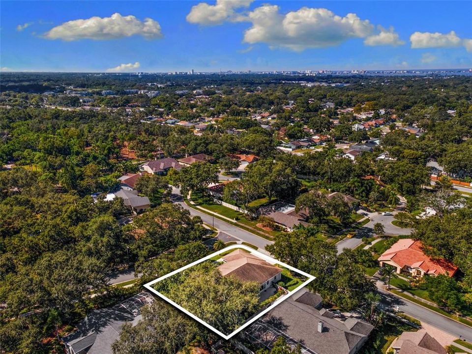 Active With Contract: $800,000 (4 beds, 3 baths, 3648 Square Feet)