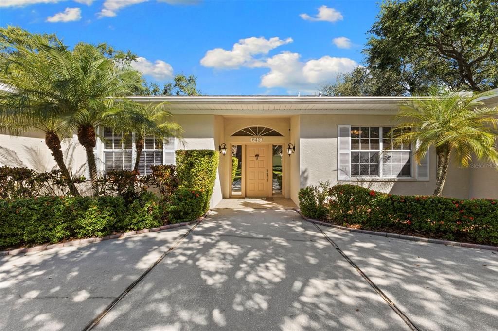 Active With Contract: $800,000 (4 beds, 3 baths, 3648 Square Feet)