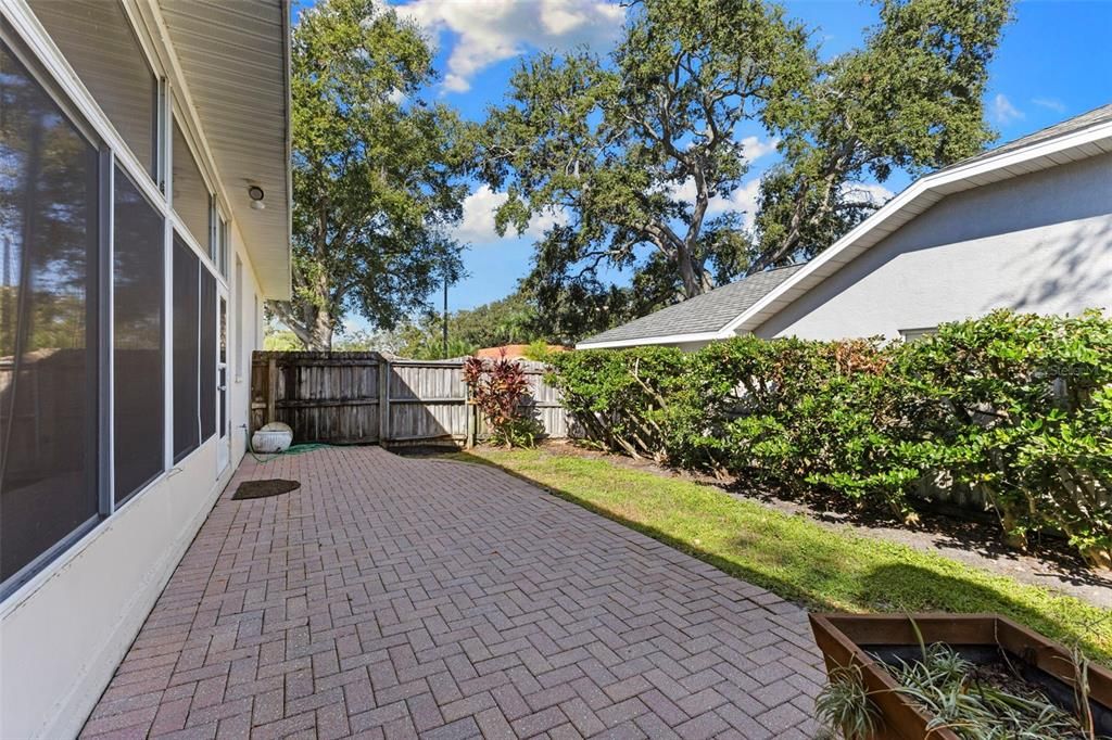 Active With Contract: $800,000 (4 beds, 3 baths, 3648 Square Feet)