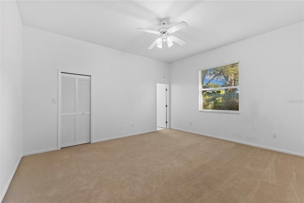 Active With Contract: $800,000 (4 beds, 3 baths, 3648 Square Feet)