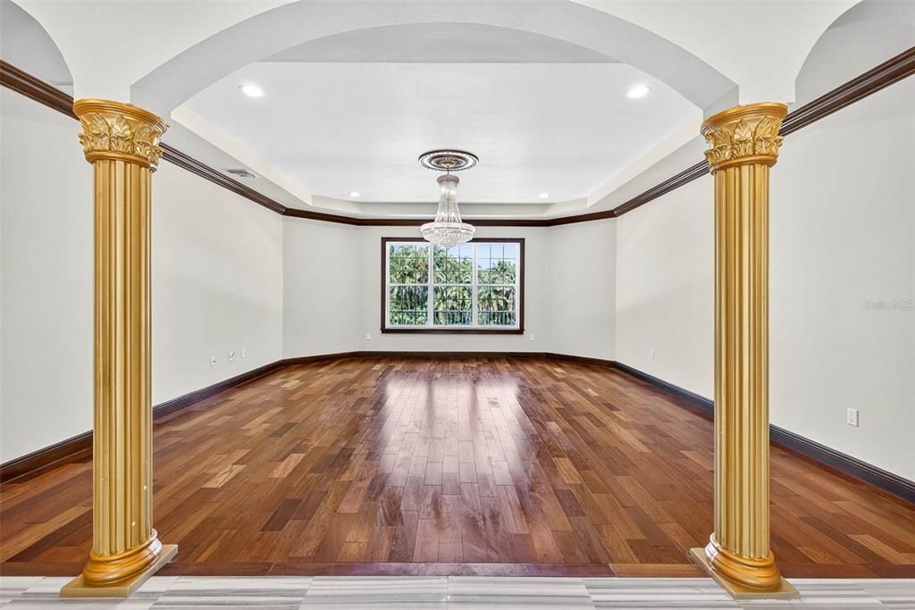 待售: $3,200,000 (6 贝兹, 6 浴室, 7500 平方英尺)