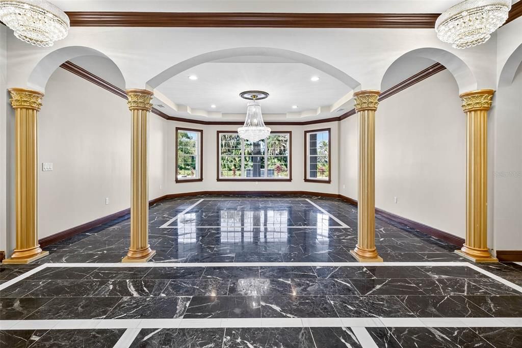 待售: $3,200,000 (6 贝兹, 6 浴室, 7500 平方英尺)