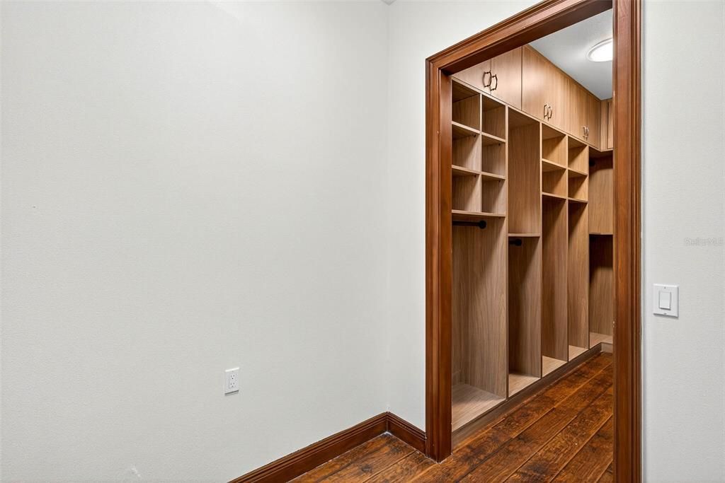 待售: $3,200,000 (6 贝兹, 6 浴室, 7500 平方英尺)