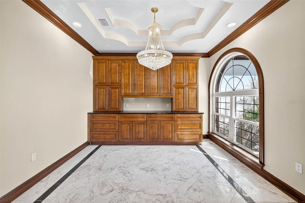 待售: $3,200,000 (6 贝兹, 6 浴室, 7500 平方英尺)