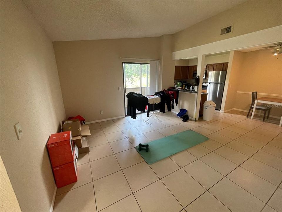 В аренду: $1,299 (1 спален, 1 ванн, 749 Квадратных фут)