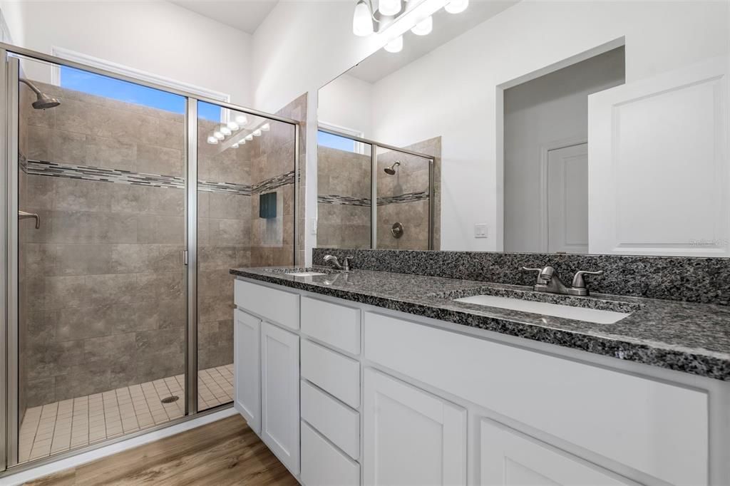 For Sale: $305,900 (3 beds, 2 baths, 1325 Square Feet)