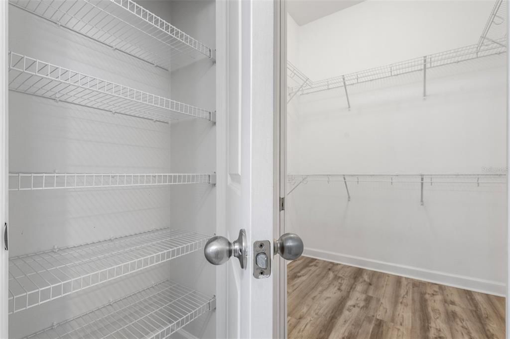 For Sale: $305,900 (3 beds, 2 baths, 1325 Square Feet)