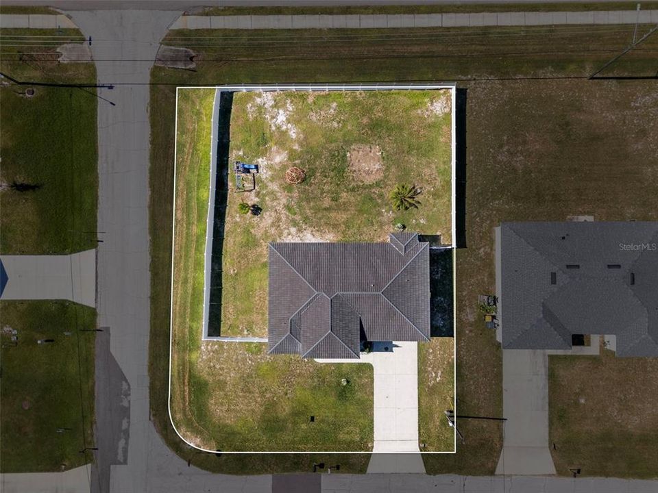 For Sale: $305,900 (3 beds, 2 baths, 1325 Square Feet)