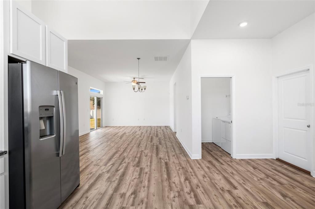 For Sale: $305,900 (3 beds, 2 baths, 1325 Square Feet)