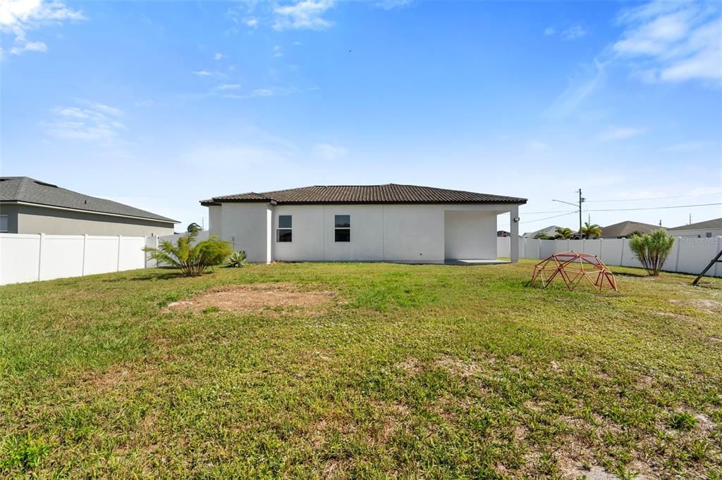 For Sale: $305,900 (3 beds, 2 baths, 1325 Square Feet)