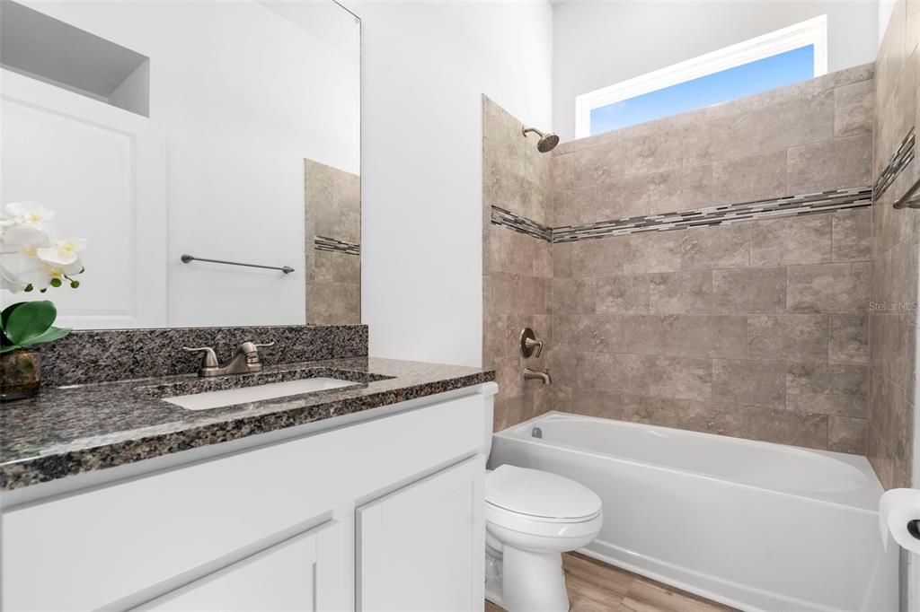 For Sale: $305,900 (3 beds, 2 baths, 1325 Square Feet)