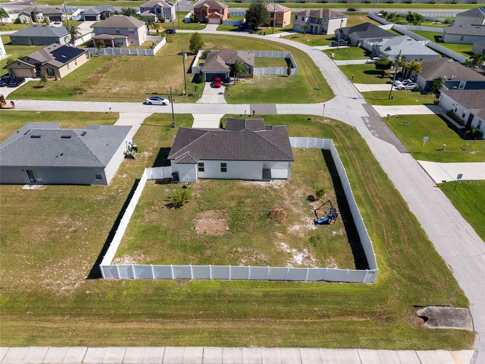 For Sale: $305,900 (3 beds, 2 baths, 1325 Square Feet)